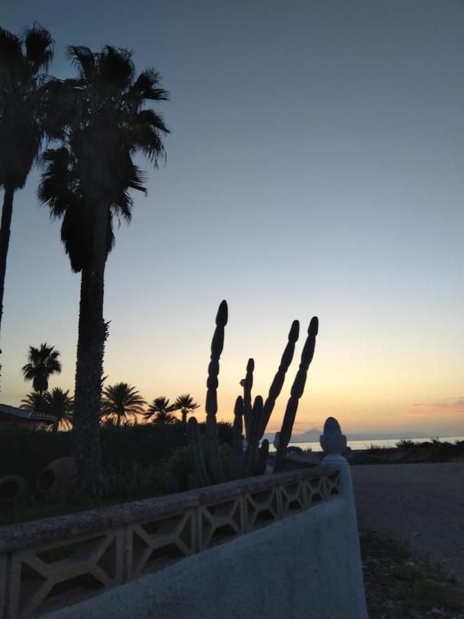 Stylish Family Villa, Near Beach,prive Parking,wifi *