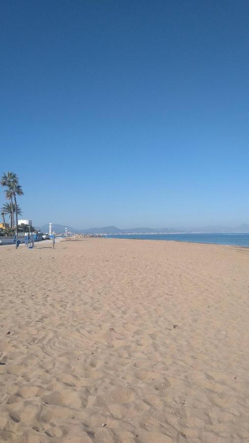 Stylish Family Villa, Near Beach,prive Parking,wifi