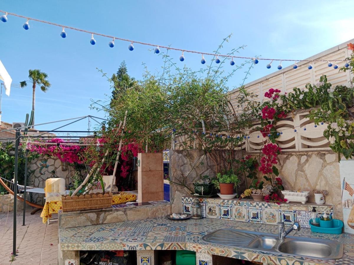 Stylish Family Villa, Near Beach,prive Parking,wifi *