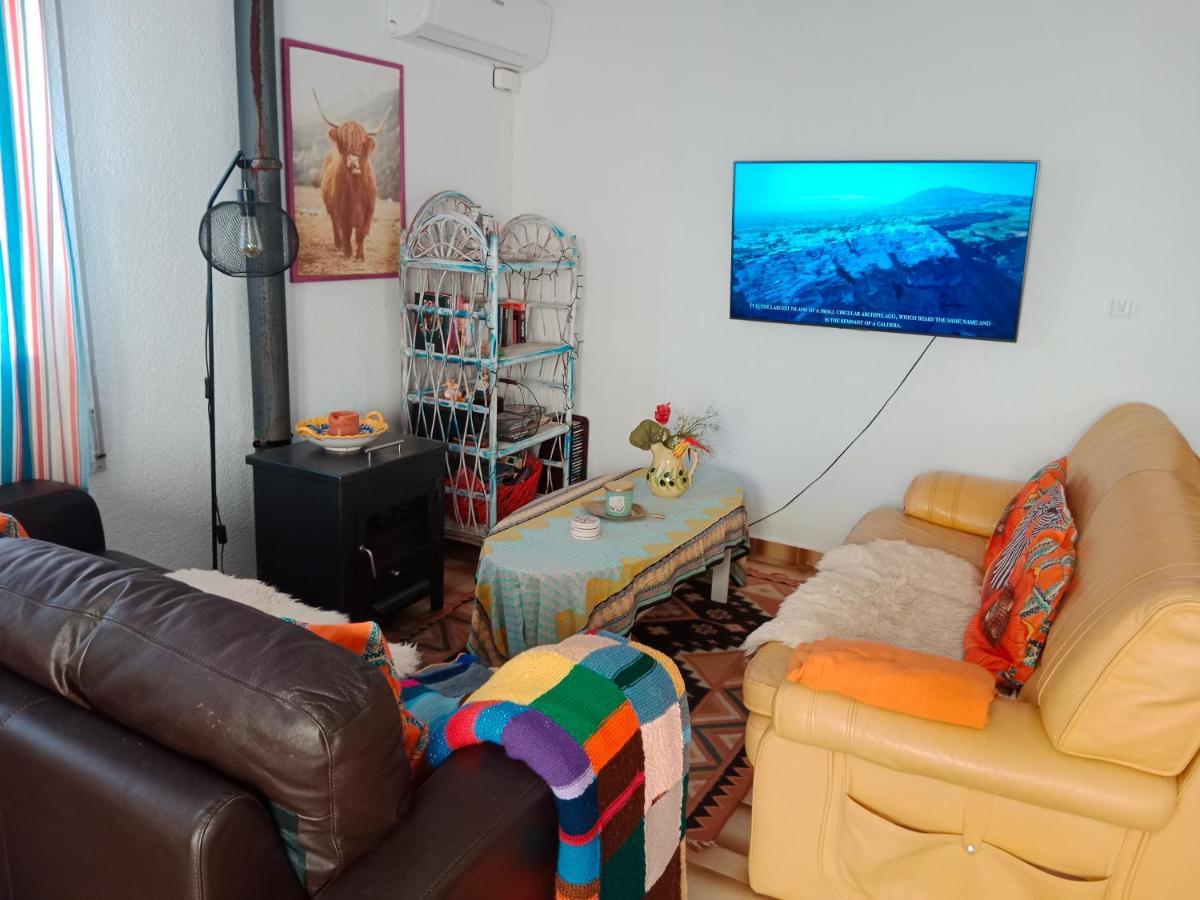 Stylish Family Villa, Near Beach,prive Parking,wifi
